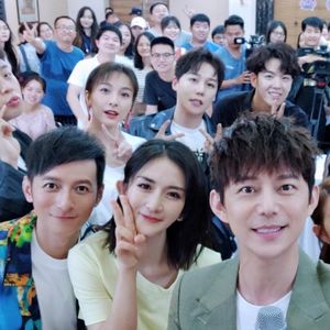 vol066 中国式应援 相机金条保温杯都弱爆了