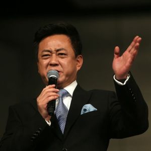 在会写小作文的女人面前