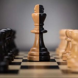 嘿嘿 全靠对手衬托