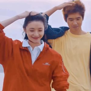 没有面试经验的韩寒能梦到打卡机吗？电影《四海》的笑点是铁甲蛹对铁甲蛹