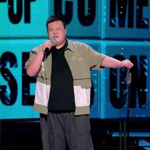 小佳的两次模仿堪称喜剧教科书!毛豆还在用刻板印象套路观众。李诞又搞煽情式淘汰?