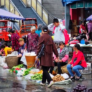 他者眼中的县域电商与县城生活