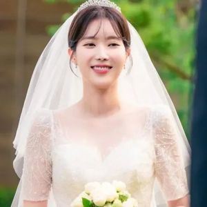 【0315】wife=妻子，fish=鱼，那 fishwife 是什么意思？