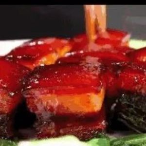 【10.10】外国人吃完红烧肉后瞬间疯狂，《红烧肉之歌》爆红网络！