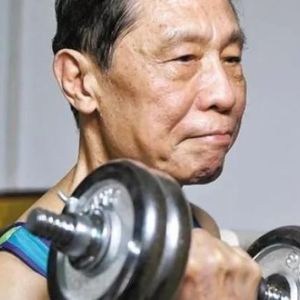 【0620】84岁钟南山院士仍锻炼养生，那养生用英语怎么说？