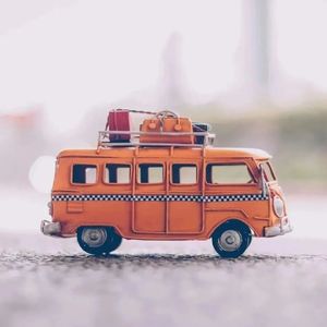 【10.30】“在公交上”到底是in a bus还是on a bus？