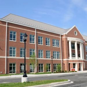 【0530】记住：“母校”的英文可不是“Mother School”，说错小心被老外笑掉大牙！