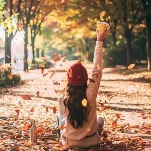 【10.03】"Autumn" 是 “秋天”，"year" 是 “年”，那 "autumn years" 是什么意思？