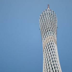 记住：“母校”的英文可不是“Mother School”，说错小心被老外笑掉大牙！