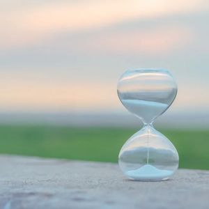 now是现在，那now now是什么意思？