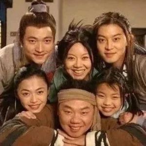 【0704】老外说 "put our heads together"，不是“把我们的头放一起”！