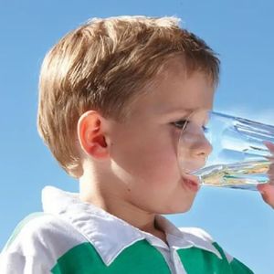 【0513】白开水英语到底怎么说，是 “white hot water ” 吗？