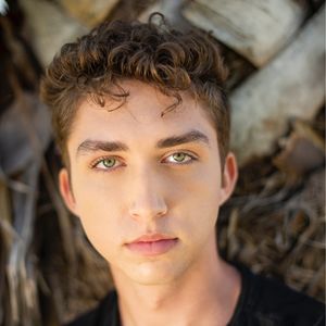 "man"是男人，"hole"是洞，但"manhole"的意思你肯定猜不到！