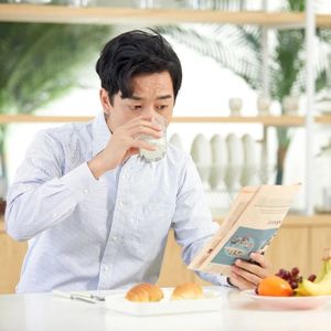 外国人问Do you do breakfast? 不是在问“你做早饭了没？”