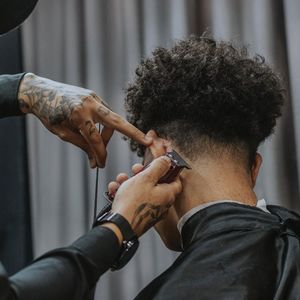 【0322】记住:“我剪头发”不是“ I cut my hair”!