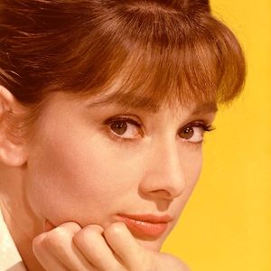 late是“迟到”，wife是“老婆” ，那late wife是什么意思？