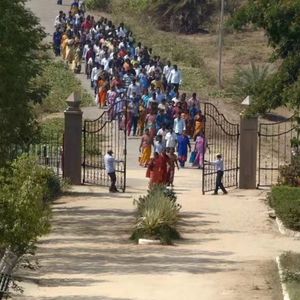 阶级和教育：两部纪录片里窥见的多种人生