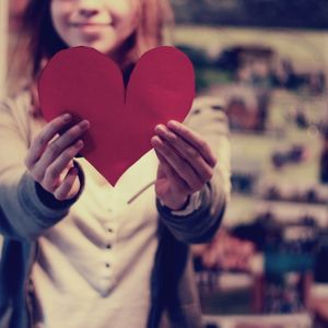 【法语晨读】8.13不要爱上那些把你当普通人对待的人