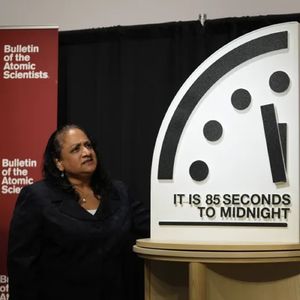 第145集：请选择，第三次世界大战目前 A. 已经结束；B. 正在进行；C. 即将发生