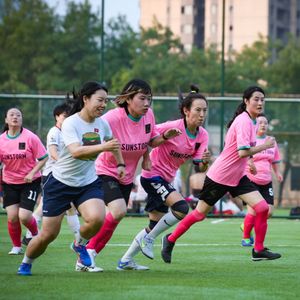 艺术女足铿锵前行