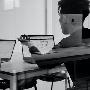 07. 职场霸凌：从学校到公司，“被默许”等于“可接受”吗？  | 虚度时光