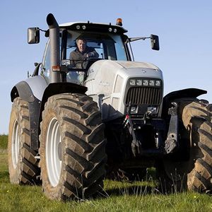 《克拉克森的农场》笑到头掉的农场老白抓狂日常，让我重新审视现代农业！