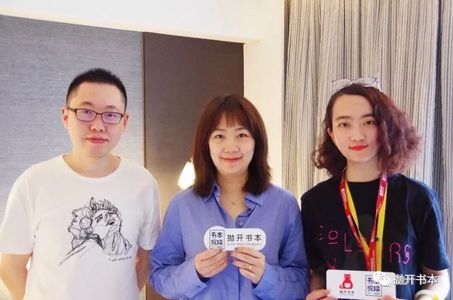 专访白雪：看春天梦里的雪,游青春悸动的鲨