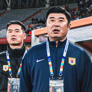 202607全员泰山难奈“瘸腿”海港,韩鹏迎来执教生涯一道坎
