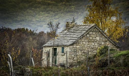 60.奇怪的石头房子