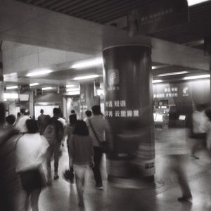 1: 教培行业被打压后,我家堆满了茅台酒和现金