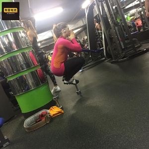 留学生特殊感情揭秘：直击舔狗、网恋与扭曲恋爱观