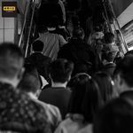 别再独自内耗，人生本是代代托举，一场家族的接力赛
