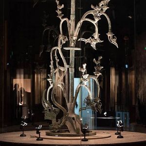 【考古】三星堆又发现60片金叶子，聊聊青铜大树和古蜀国的故事