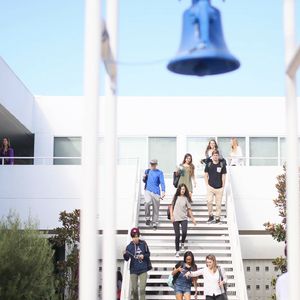 爆笑场！！想去美国上高中？上过的人说……