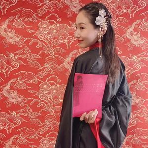 Vol.2 | 体制内的古风美少女，和她那身汉服背后的故事