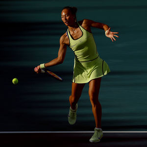 Zheng Qinwen fights back for gritty win, to face Sabalenka at Miami Open