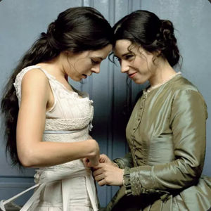 第99本书：萨拉·沃特斯《指匠》与朴赞郁《小姐》