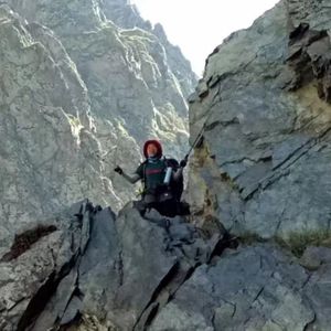 顶级狼塔 穿越天山04：渡刺骨河水，来来回回几十次？崩溃