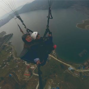 尼泊尔珠峰EBC：在电影《等风来》拍摄地玩滑翔