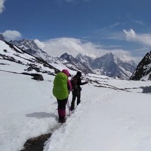 尼泊尔珠峰EBC：和几个不同国家的人一起翻越海拔5300的垭口