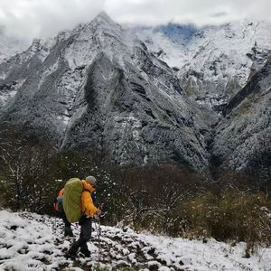 雪宝顶穿越—天为被地为床的露营被雪山星空包围的一天