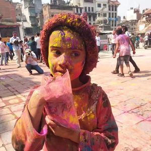 尼泊尔珠峰EBC：尼泊尔“洒红节”，体验不一样的过年