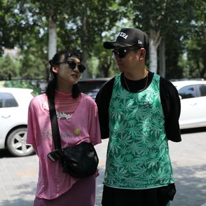 给电影人物做造型，把人生故事钩织成网