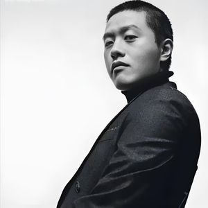 圆桌会|导演饺子1：啃老三年失业六年，如果专业没选对，凭什么逆天改命？