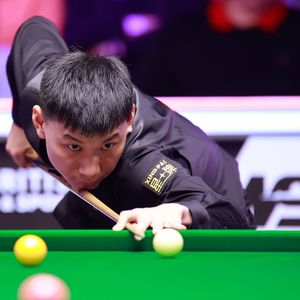 体坛佳音-职业斯诺克选手龙泽煌