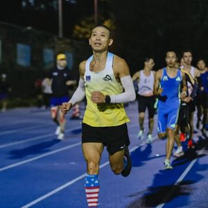 年代跑者系列:70后50岁全马242鹏飞