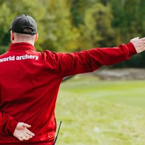 克老师怒打30满环,虽然穿得像个冻梨但业余射箭选手们都玩开心