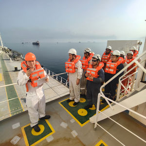 EP29 霍尔木兹海峡封锁之下，一个中国海员被困31天的故事