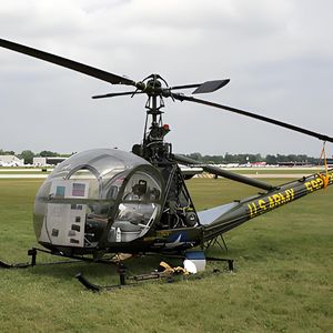 100 美国席勒UH-12直升机的传奇故事