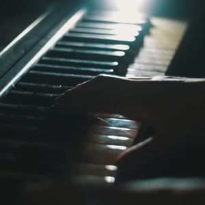 视频：巴赫 钢琴版 《c小调帕萨卡利亚与赋格》BWV 582